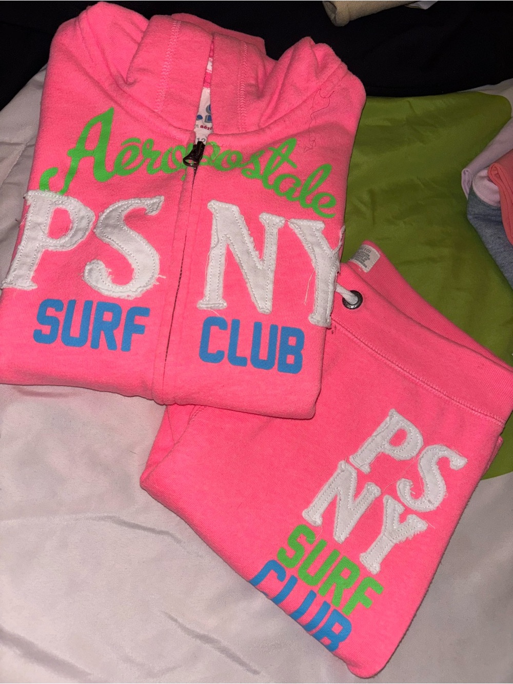 Girls Aeropostale short sweatsuit set